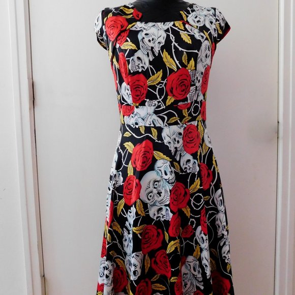 Retro Skull&Roses Dress - Picture 3 of 11